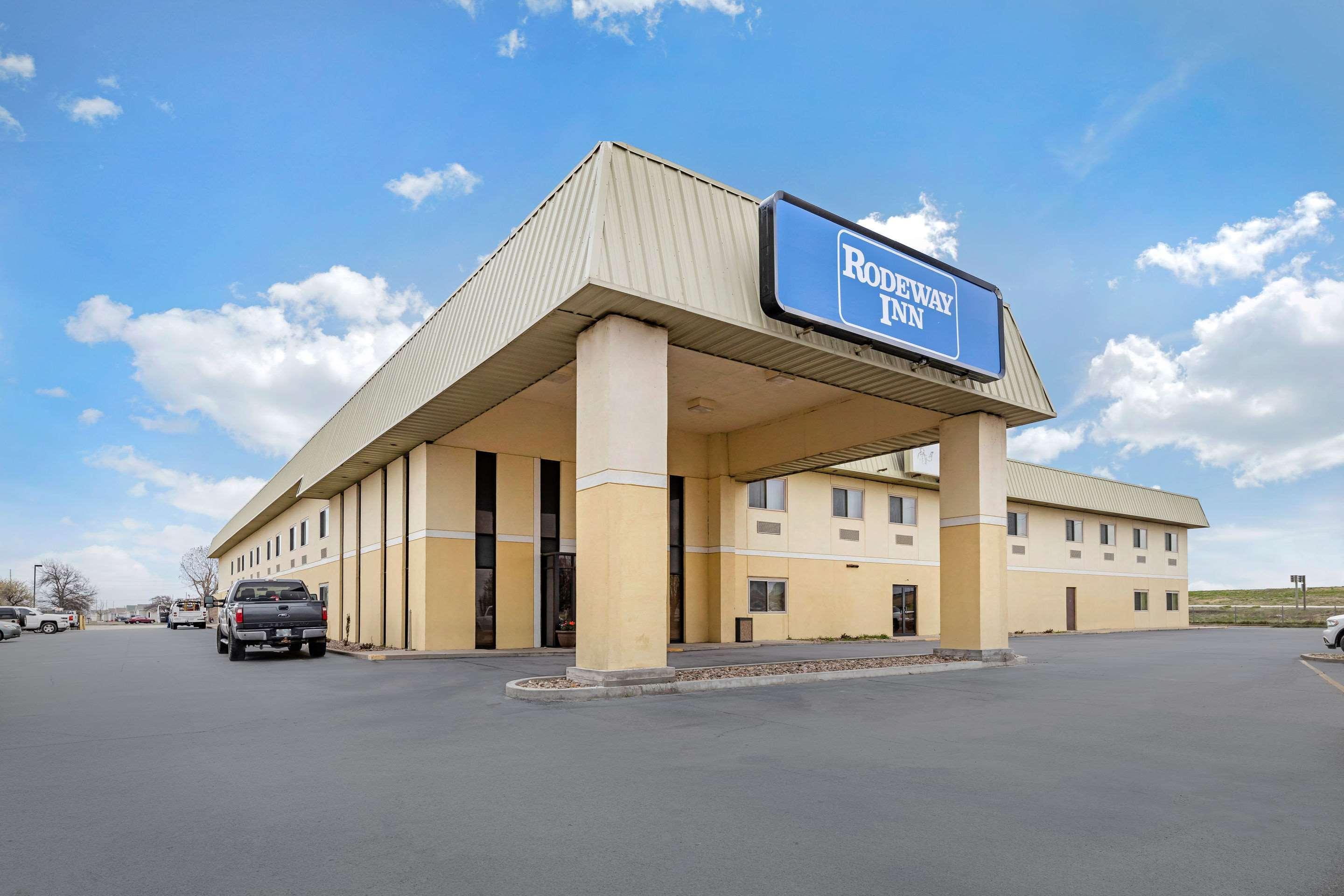 Rodeway Inn South Hutchinson Ngoại thất bức ảnh