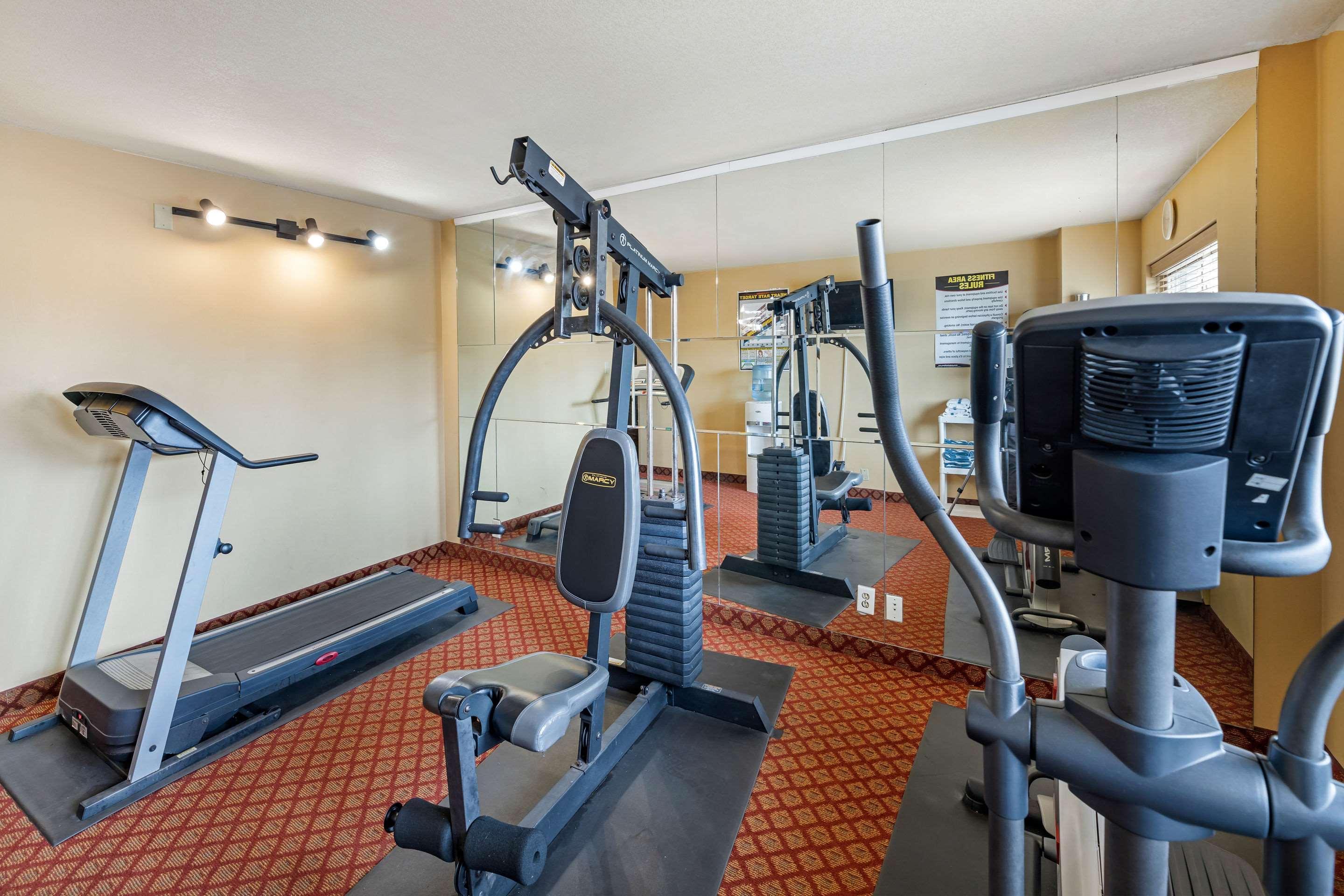 Rodeway Inn South Hutchinson Ngoại thất bức ảnh