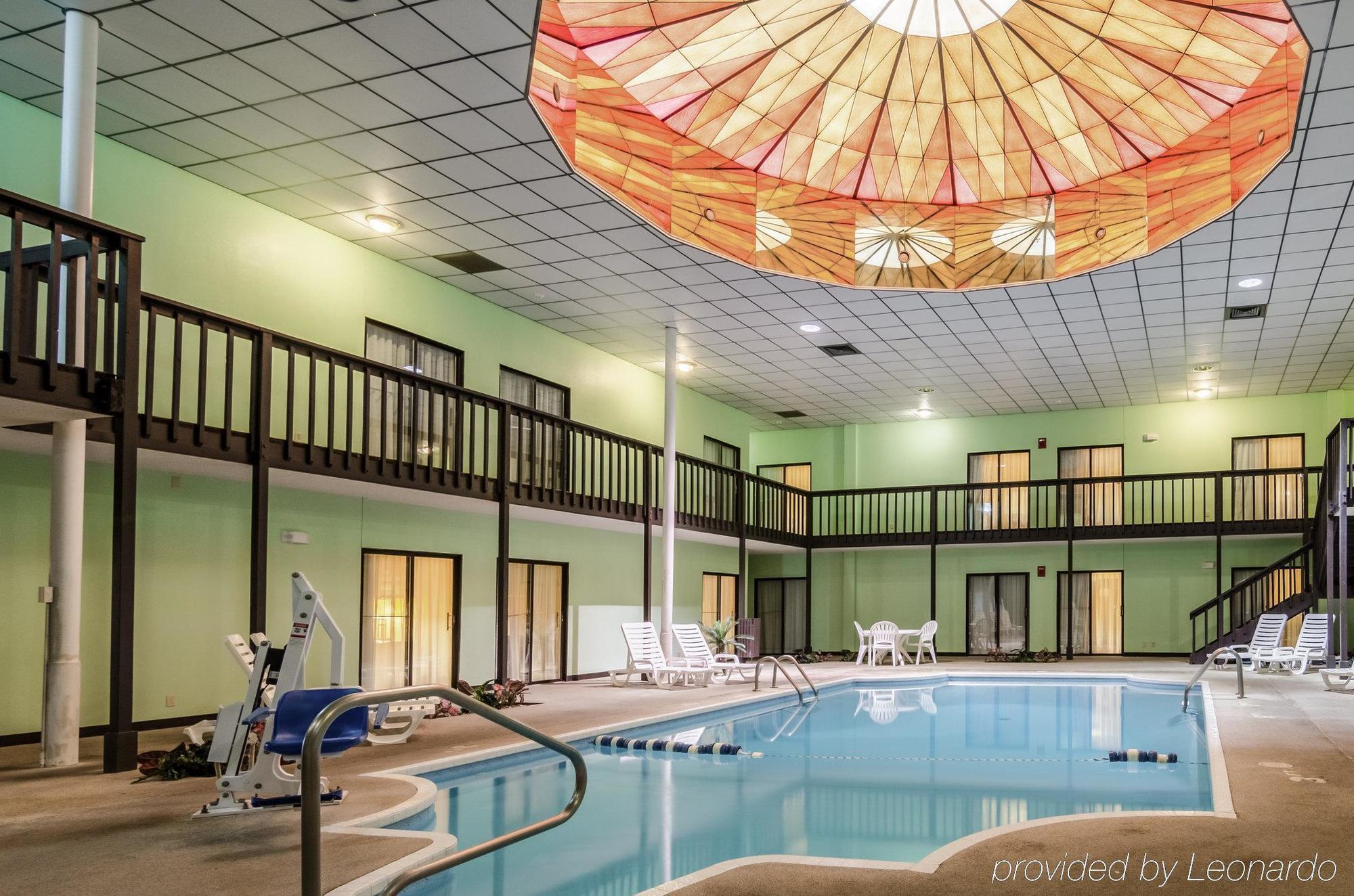 Rodeway Inn South Hutchinson Ngoại thất bức ảnh
